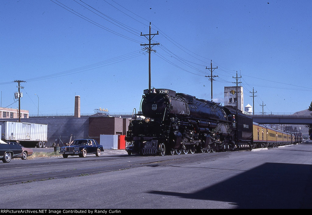 UP 3985 departing for a Provo excursion